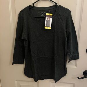 Woman’s NWT Size S Top